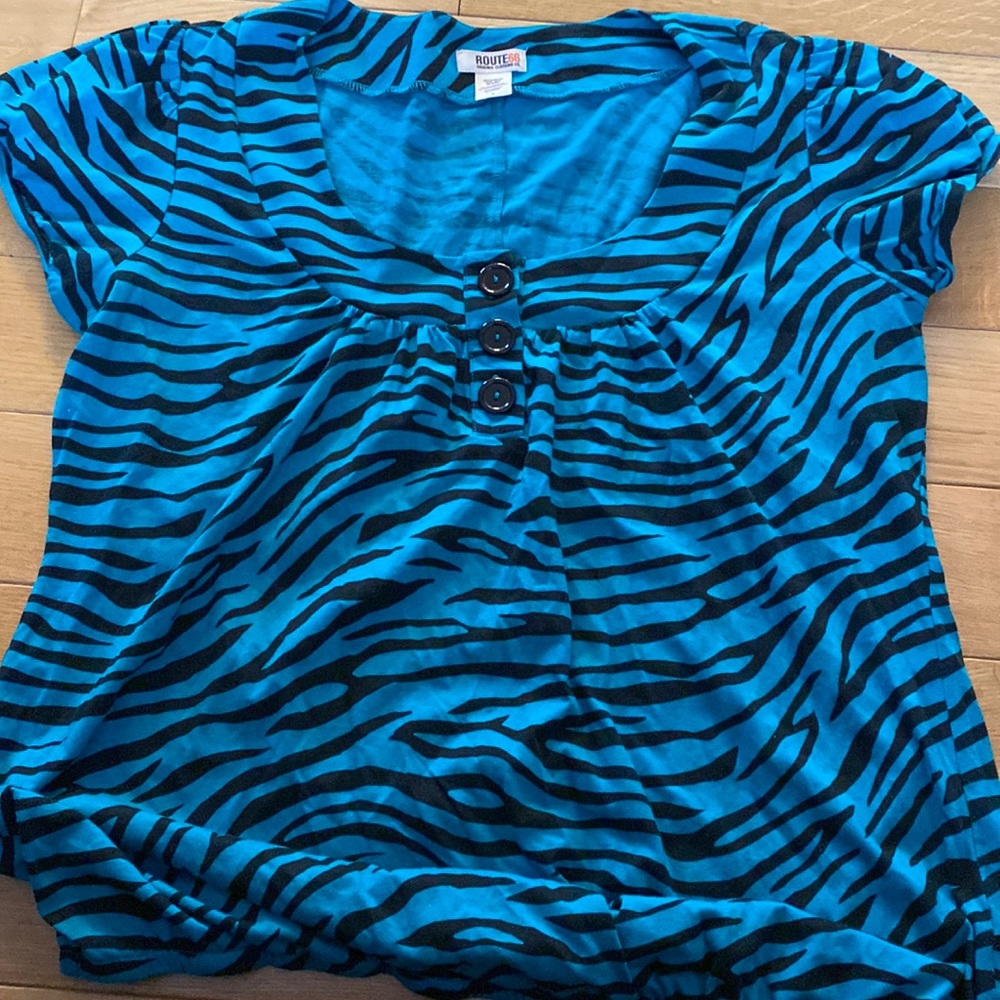 Route 66 animal print 3 button top size 1X